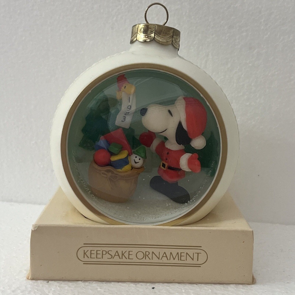 Hallmark Snoopy Panorama Ball Dated 1983 5th & Final Edition‎ In Collection